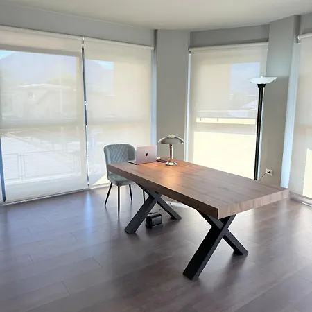 Elegant Office With A View *