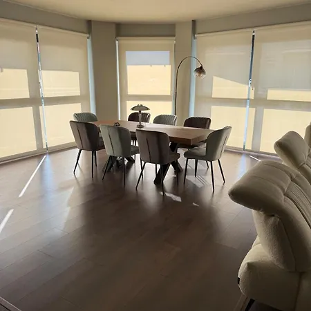 Elegant Office With A View Вальмадрера