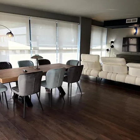Апартаменты Elegant Office With A View Вальмадрера