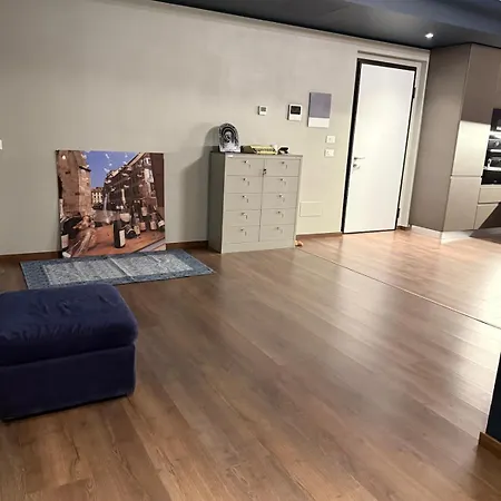 Апартаменты Elegant Office With A View