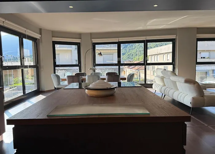 Elegant Office With A View * 발마드레라