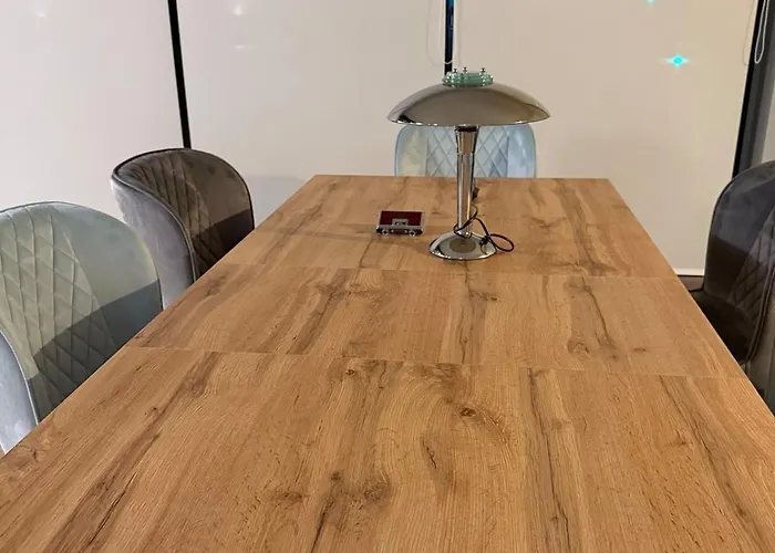 아파트 Elegant Office With A View