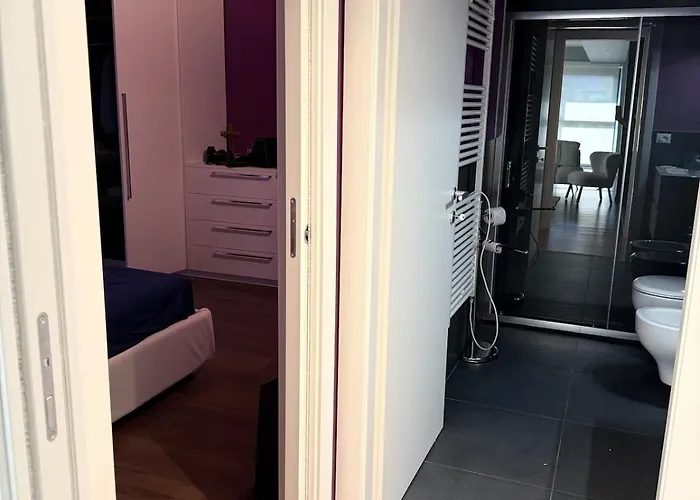 아파트 Elegant Office With A View 발마드레라