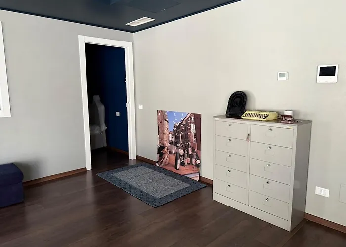 아파트 Elegant Office With A View 발마드레라
